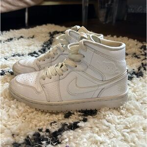 Off white Air Jordan Sneakers